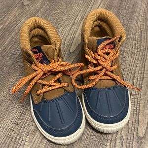 OshKosh 9T duck boots